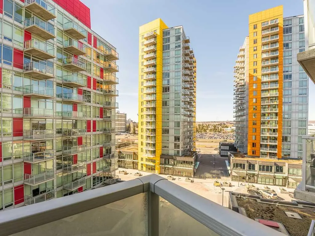 30 Brentwood Common NW Calgary AB T2L 2L8