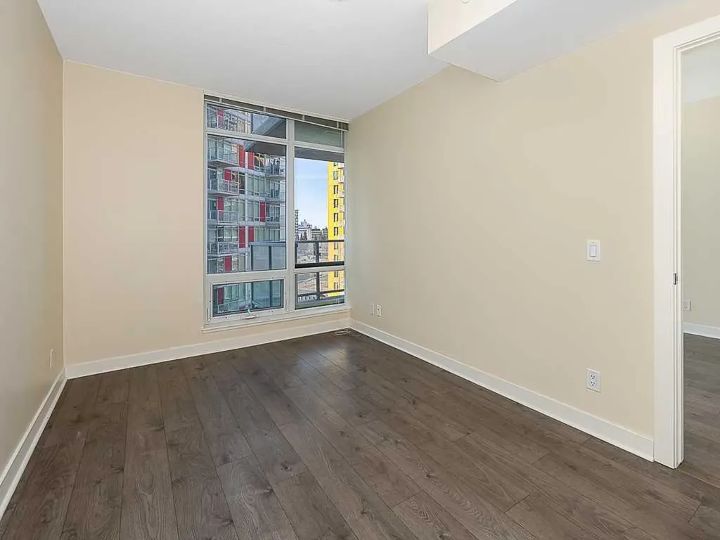 30 Brentwood Common NW Calgary AB T2L 2L8