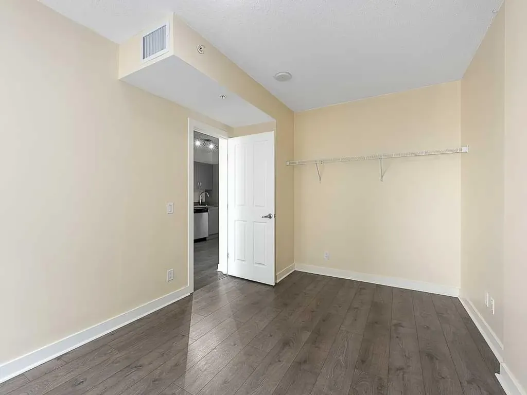 30 Brentwood Common NW Calgary AB T2L 2L8