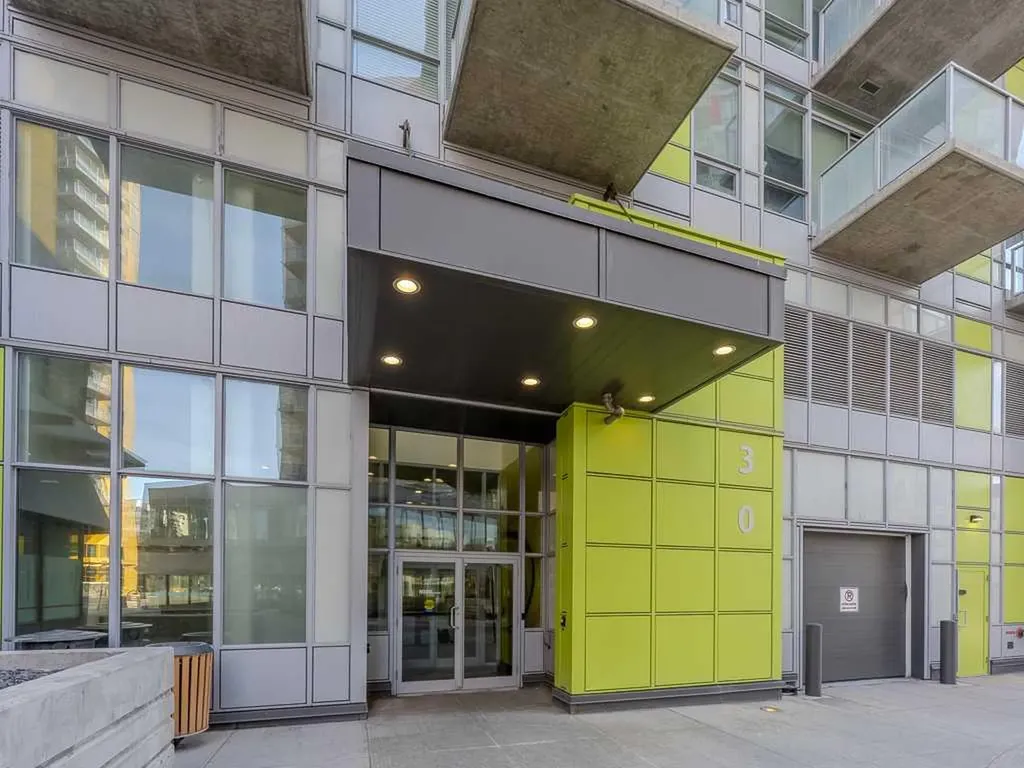 30 Brentwood Common NW Calgary AB T2L 2L8