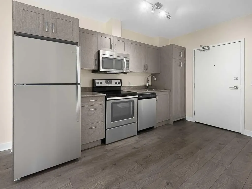 30 Brentwood Common NW Calgary AB T2L 2L8