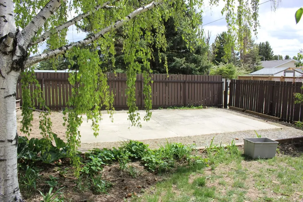 605 Rogers Avenue Picture Butte AB T0K 1V0