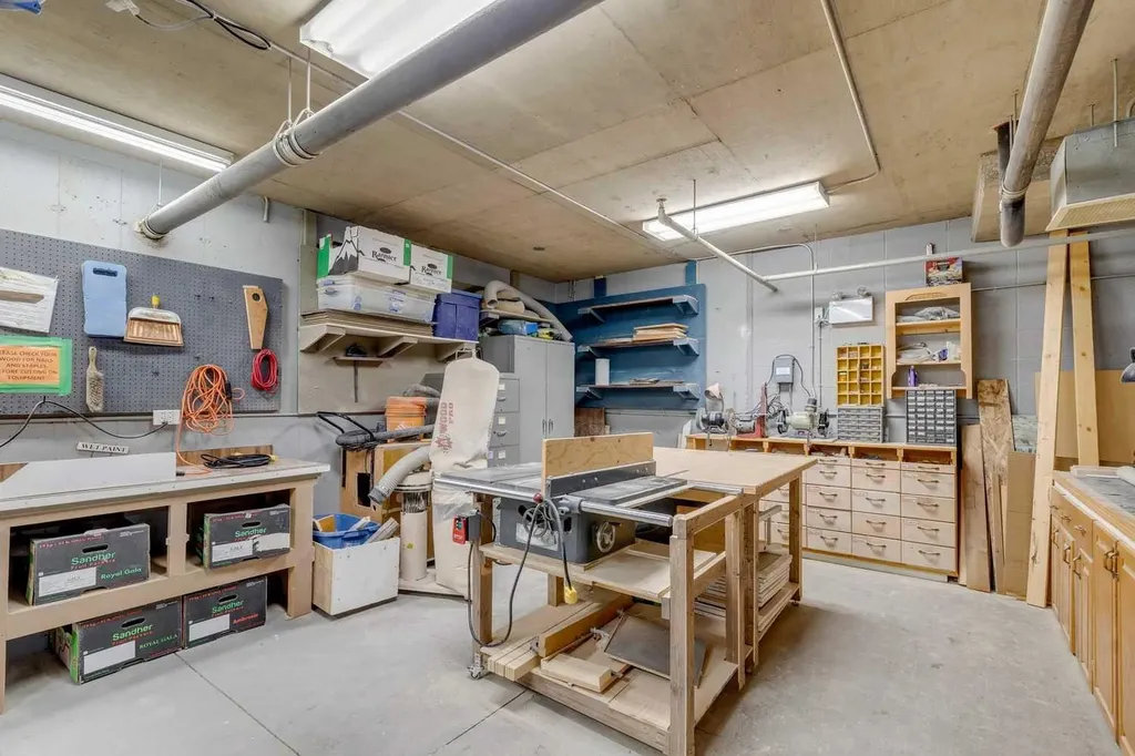 2309 Hawksbrow Point NW Calgary AB T3G 4C9