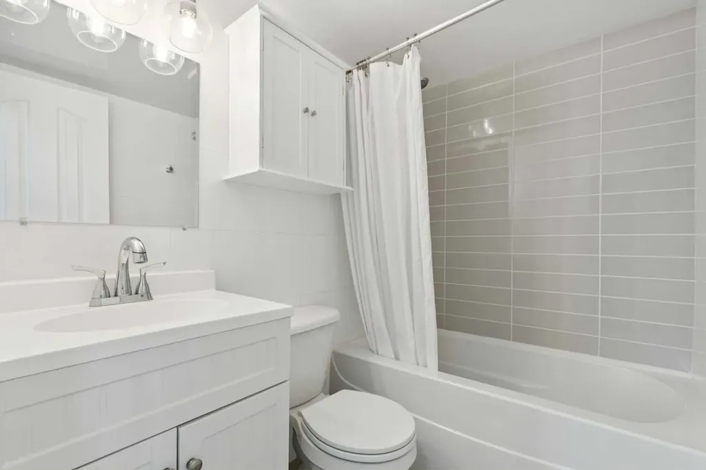 2414 14a Street Calgary AB T2T 3X3