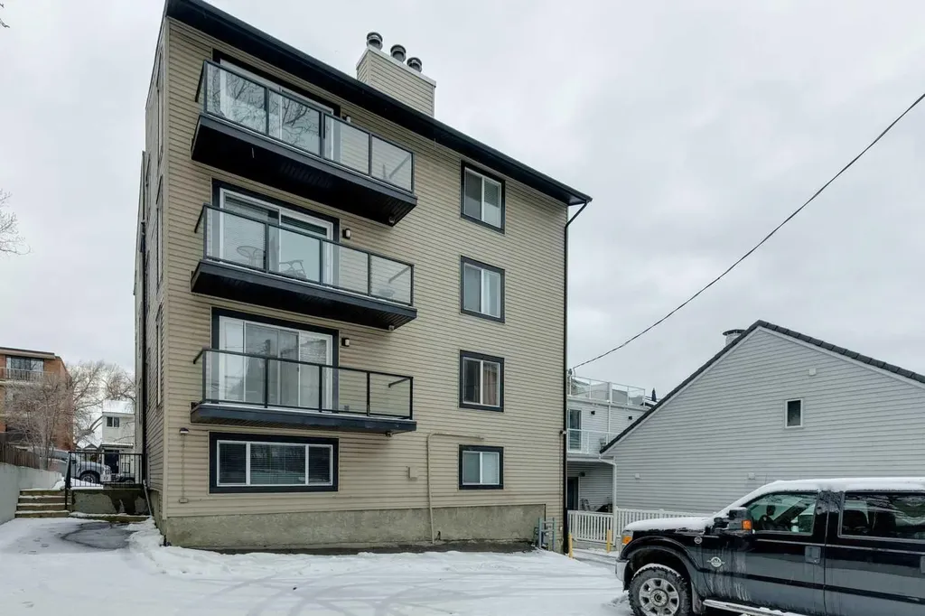 2414 14a Street Calgary AB T2T 3X3