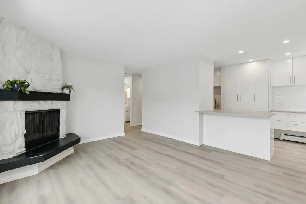 2414 14a Street Calgary AB T2T 3X3