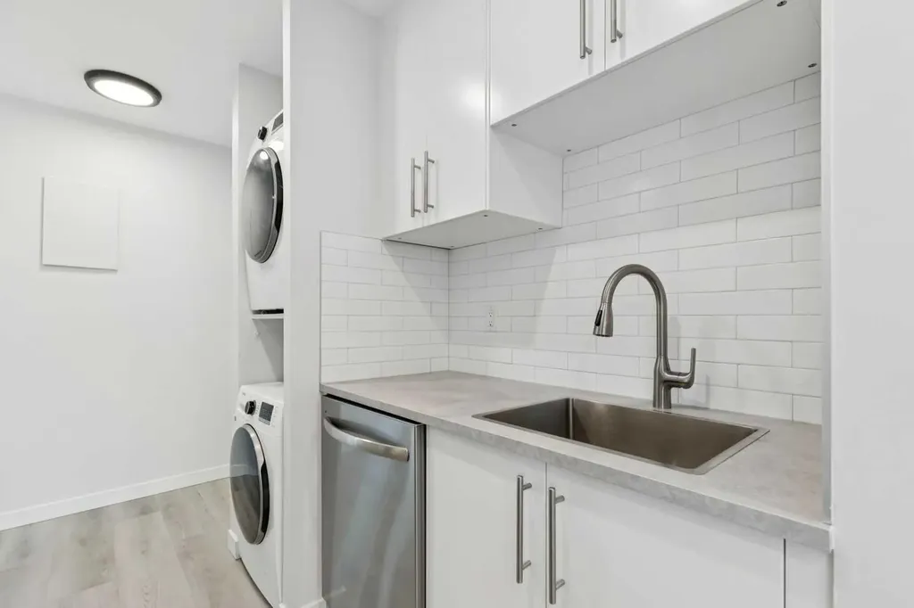 2414 14a Street Calgary AB T2T 3X3