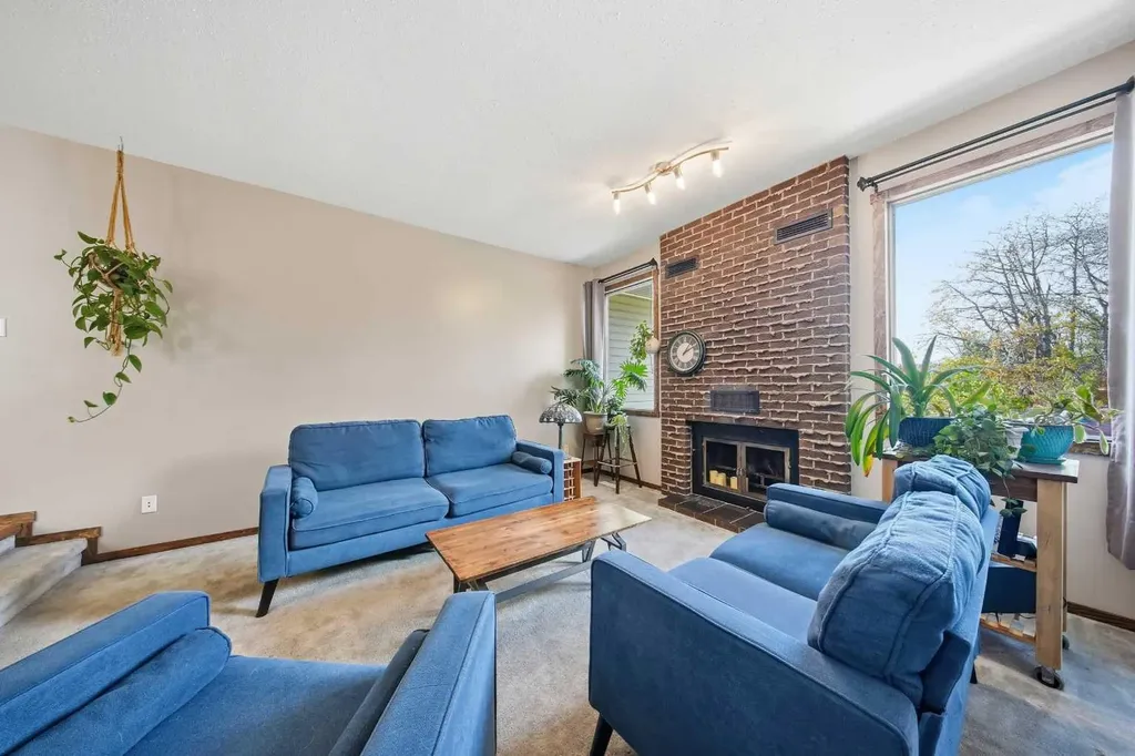 55 Nyman Crescent Red Deer AB T4P 1Z5