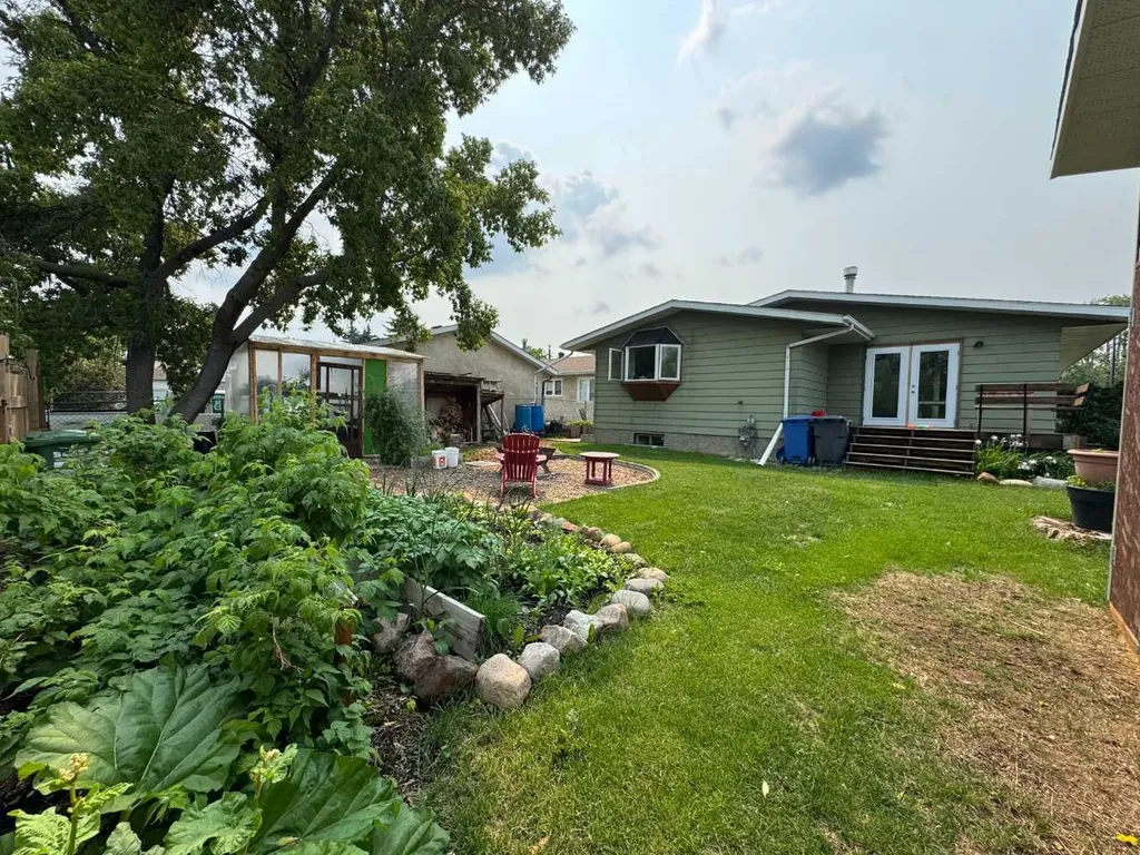 55 Nyman Crescent Red Deer AB T4P 1Z5