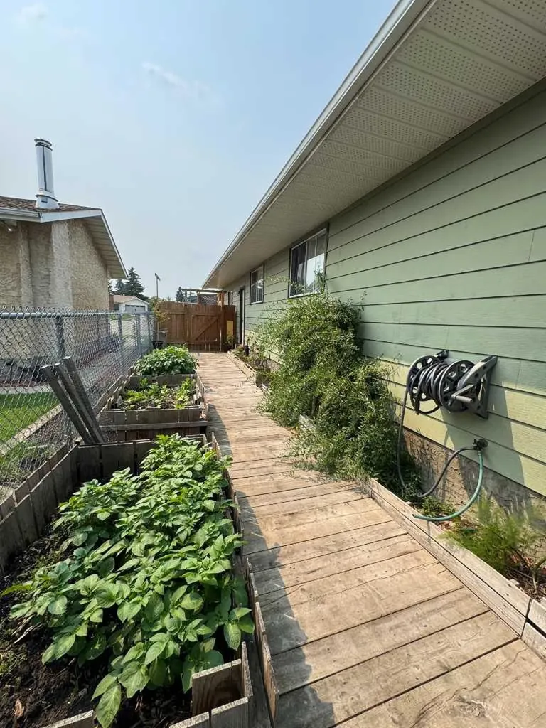 55 Nyman Crescent Red Deer AB T4P 1Z5