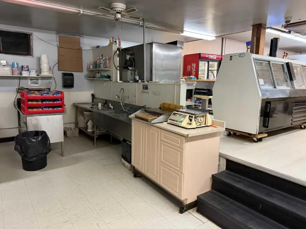 4934 50 Avenue Kitscoty AB T0B 2P0
