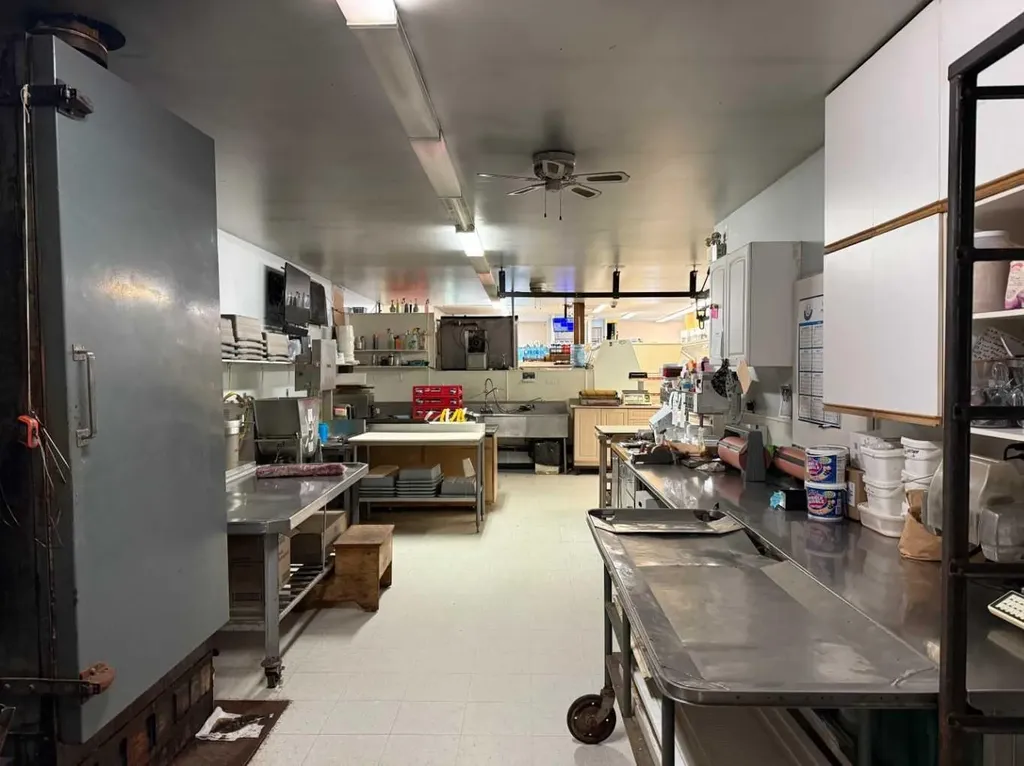 4934 50 Avenue Kitscoty AB T0B 2P0