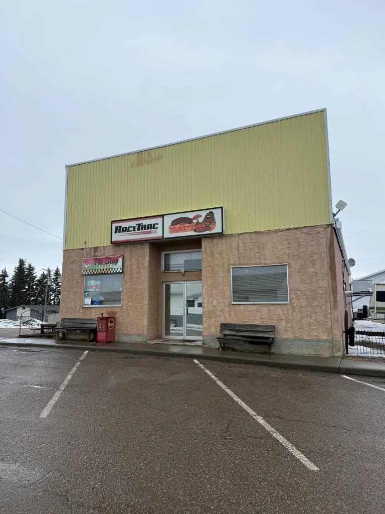 4934 50 Avenue Kitscoty AB T0B 2P0