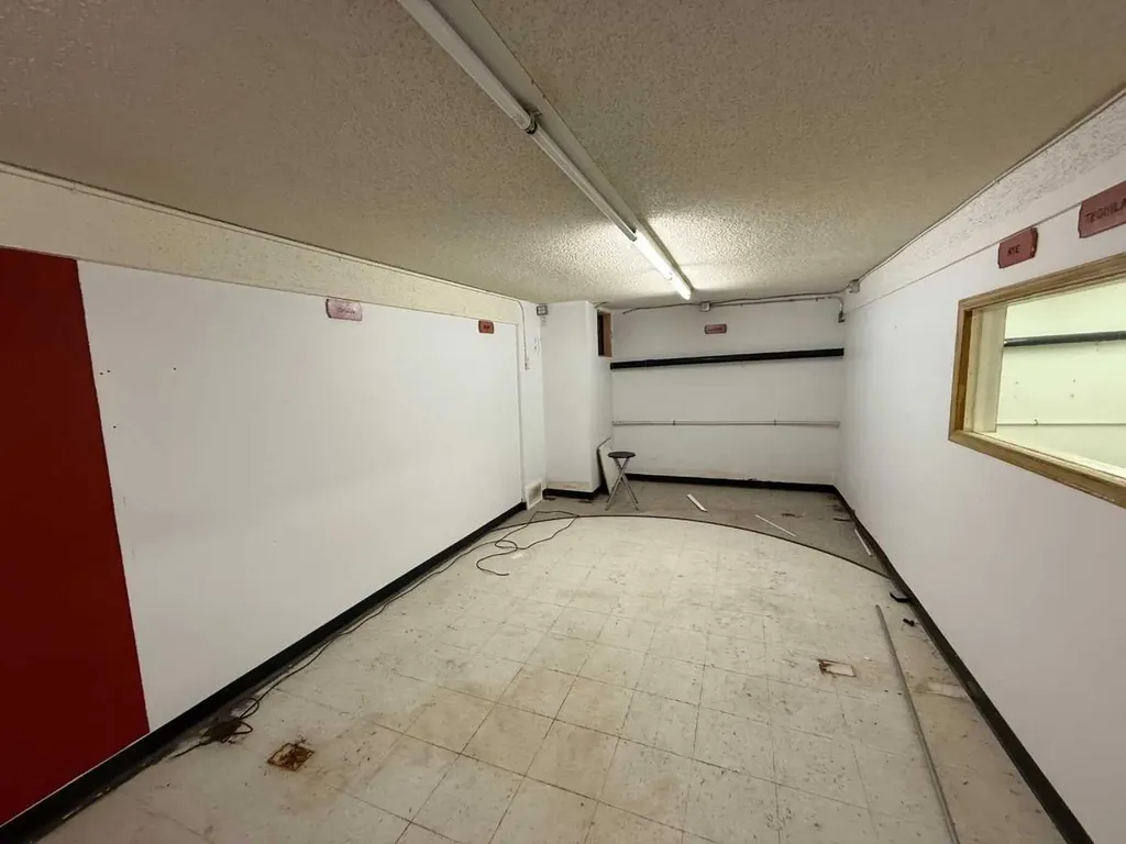 4934 50 Avenue Kitscoty AB T0B 2P0
