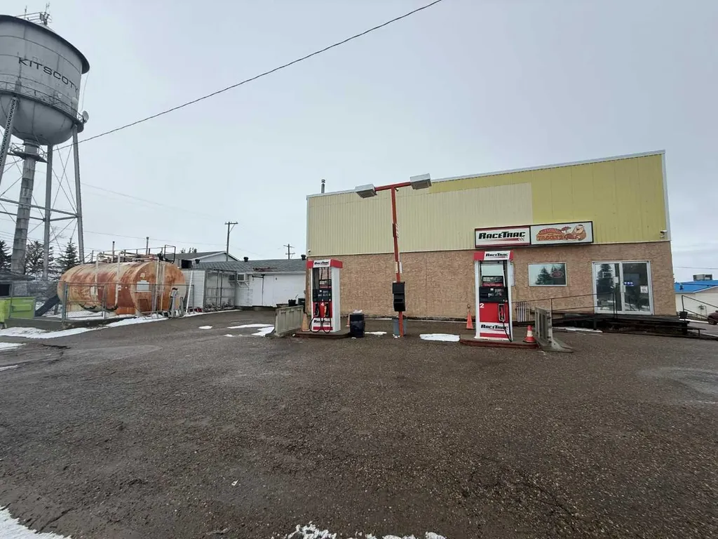 4934 50 Avenue Kitscoty AB T0B 2P0