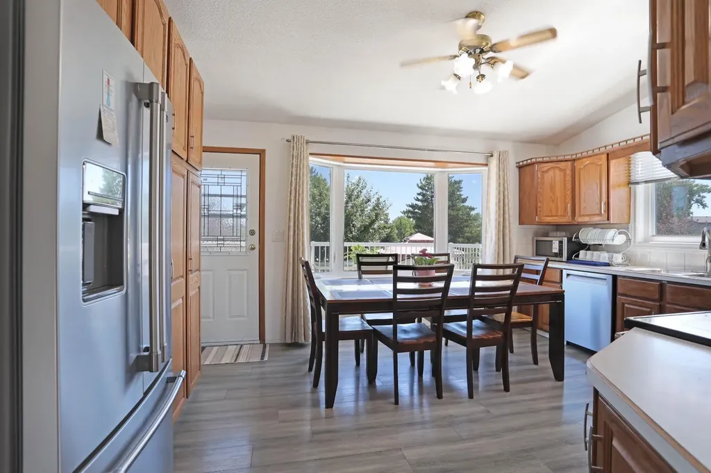 28 Upland Crescent W Brooks AB T1R 0P9