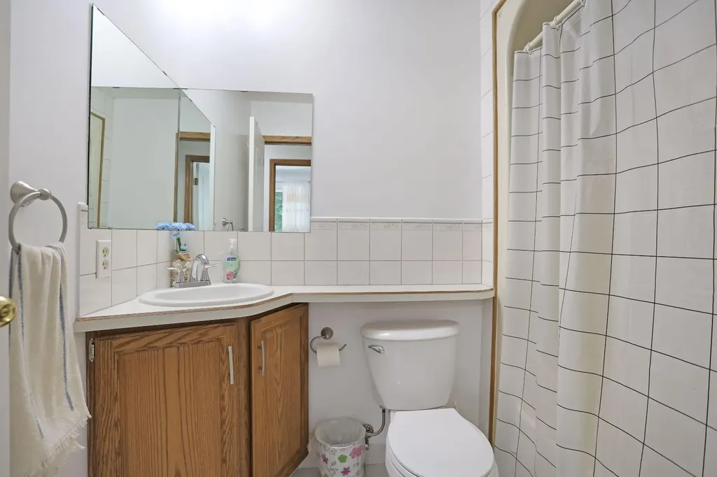 28 Upland Crescent Brooks AB T1R 0P9