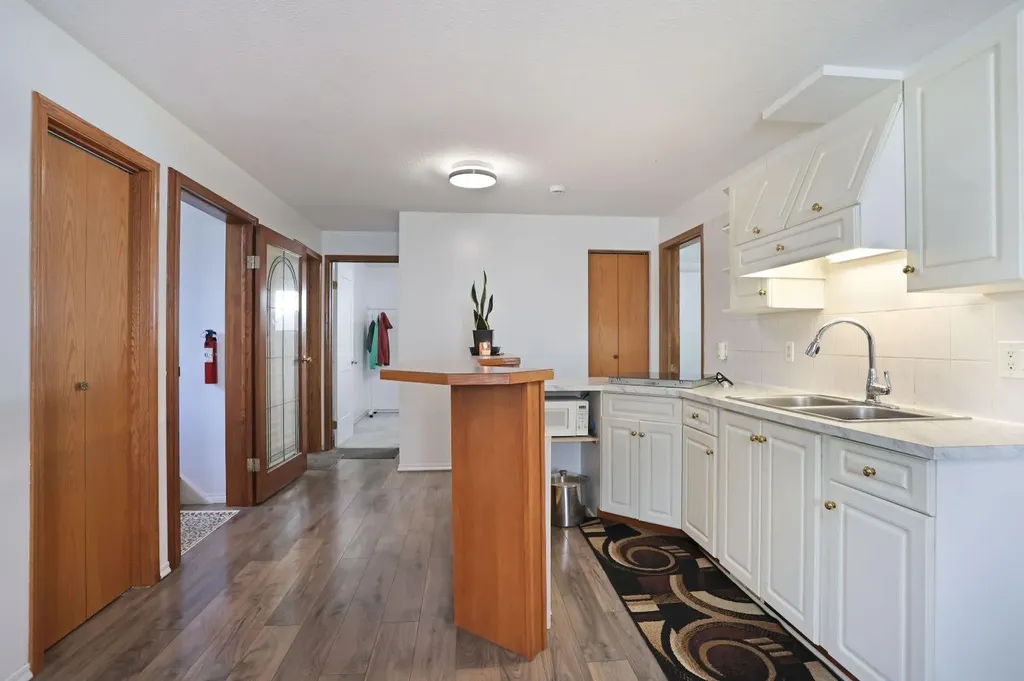 28 Upland Crescent Brooks AB T1R 0P9