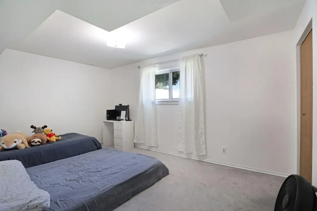 28 Upland Crescent Brooks AB T1R 0P9