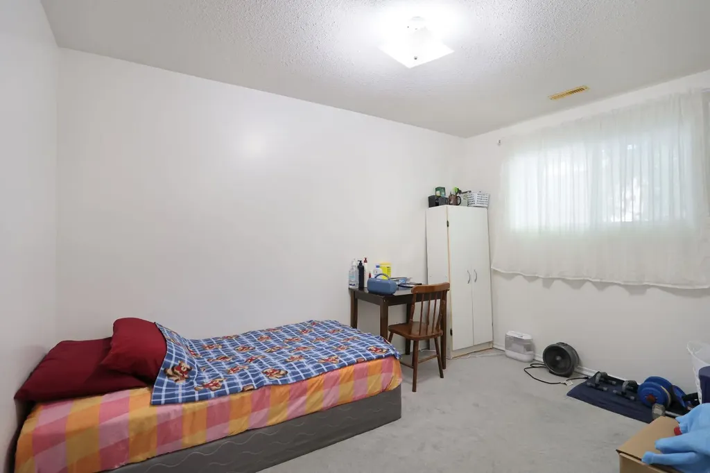 28 Upland Crescent Brooks AB T1R 0P9
