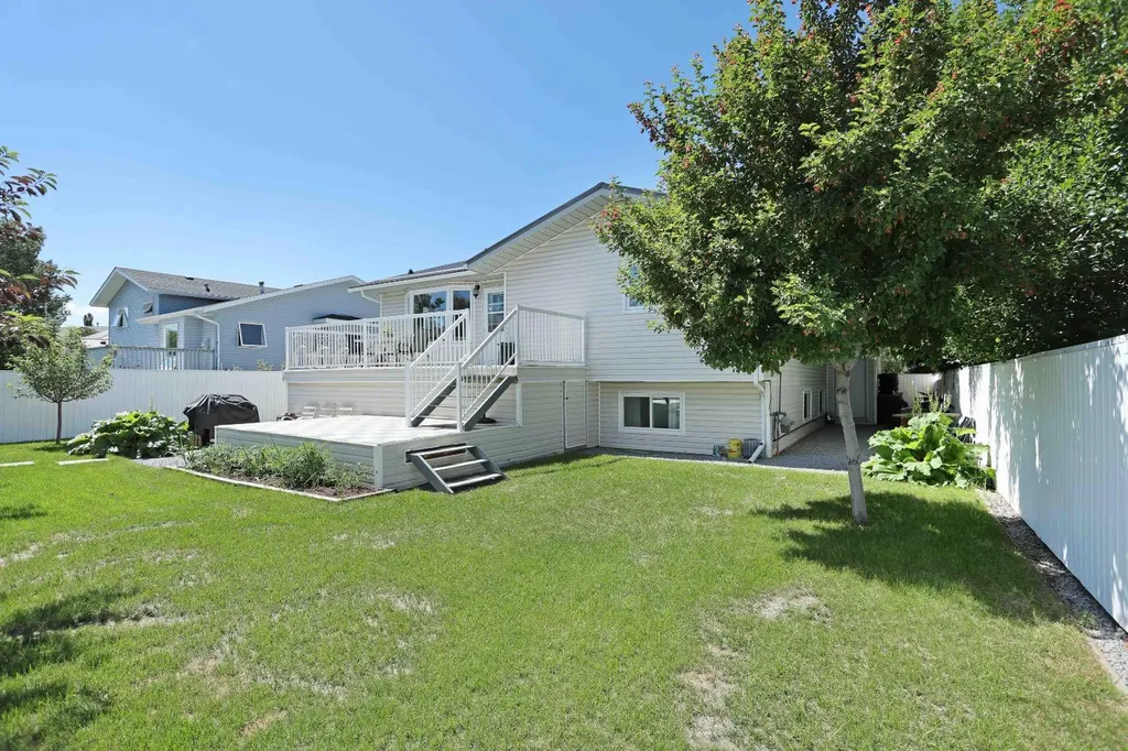 28 Upland Crescent Brooks AB T1R 0P9