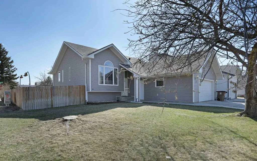 3 Prairie Meadows Road W Brooks AB T1R 0C9