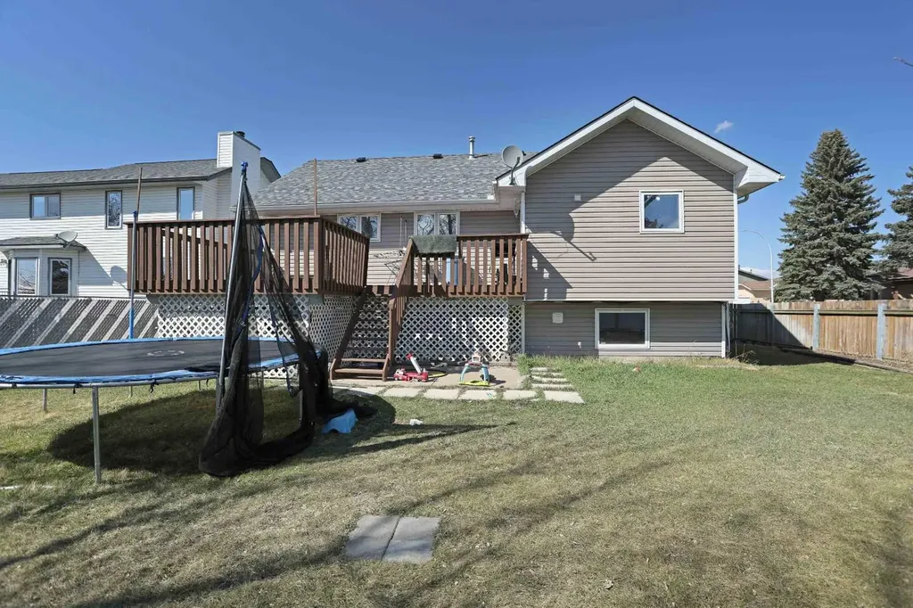 3 Prairie Meadows Road W Brooks AB T1R 0C9