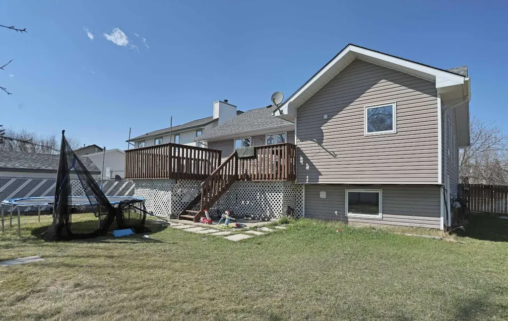 3 Prairie Meadows Road W Brooks AB T1R 0C9