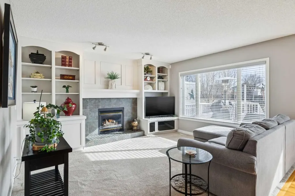 420 Rocky Ridge Bay NW Calgary AB T3G 4H8