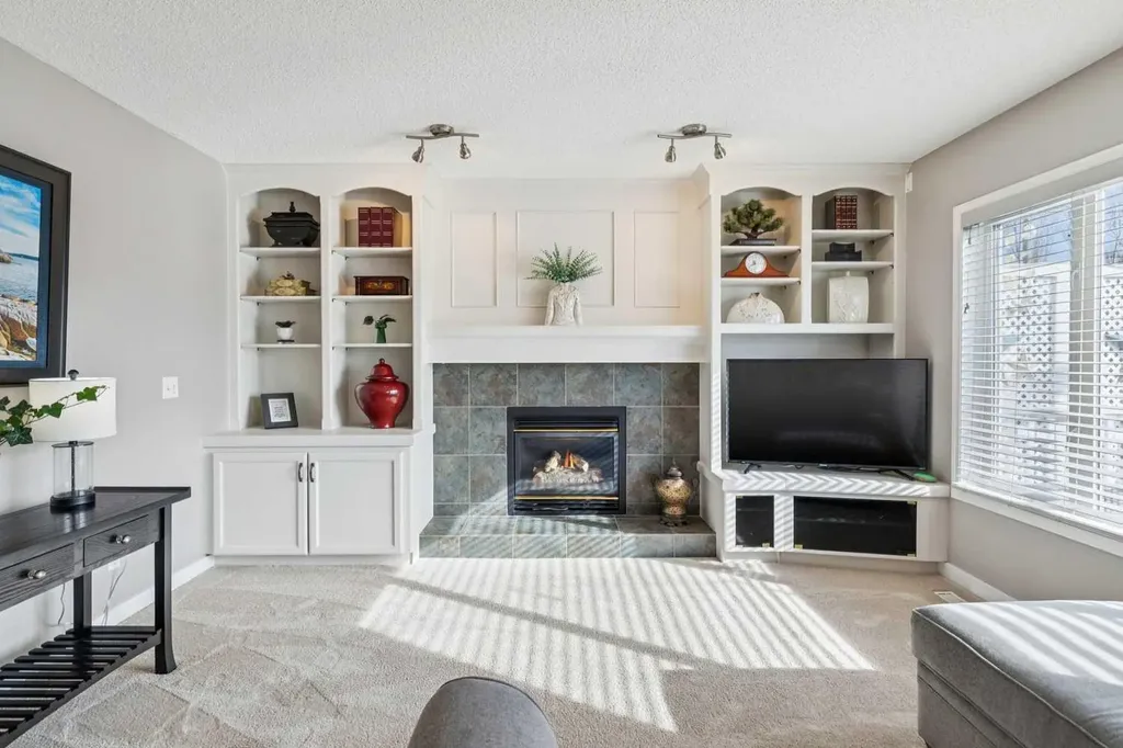 420 Rocky Ridge Bay NW Calgary AB T3G 4H8