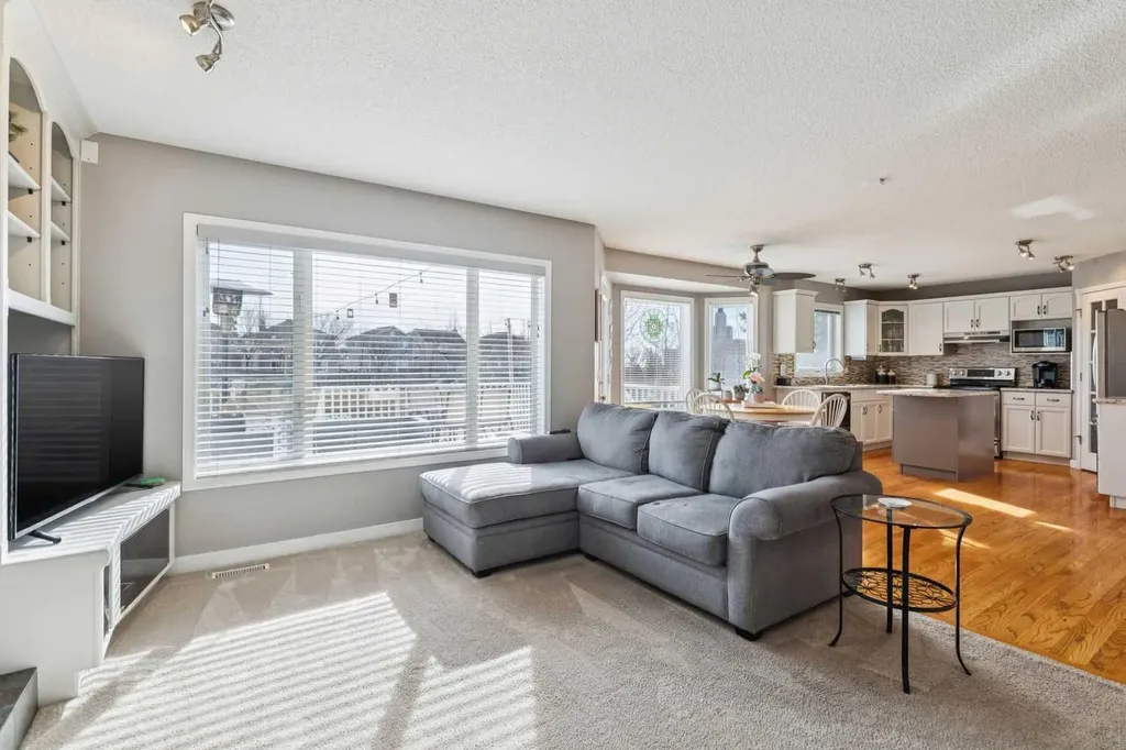 420 Rocky Ridge Bay NW Calgary AB T3G 4H8