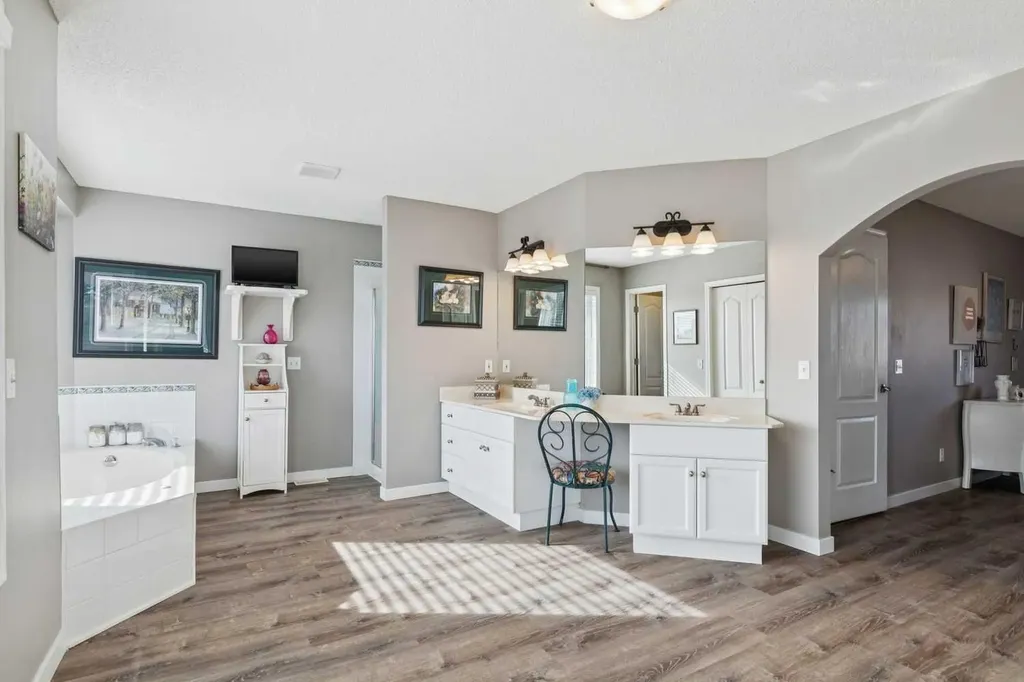 420 Rocky Ridge Bay NW Calgary AB T3G 4H8