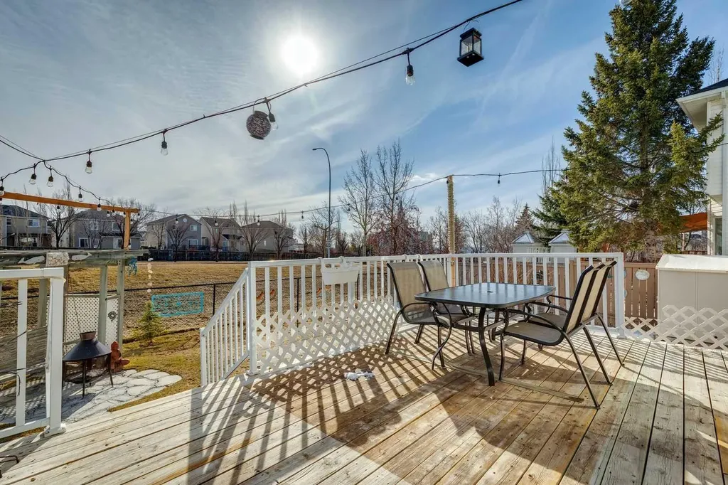 420 Rocky Ridge Bay NW Calgary AB T3G 4H8
