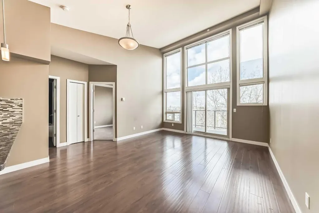 4303 1 Street NE Calgary AB T2E 7M3