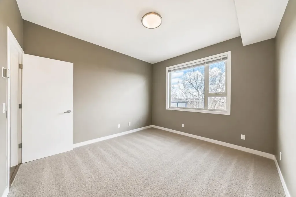 4303 1 Street NE Calgary AB T2E 7M3