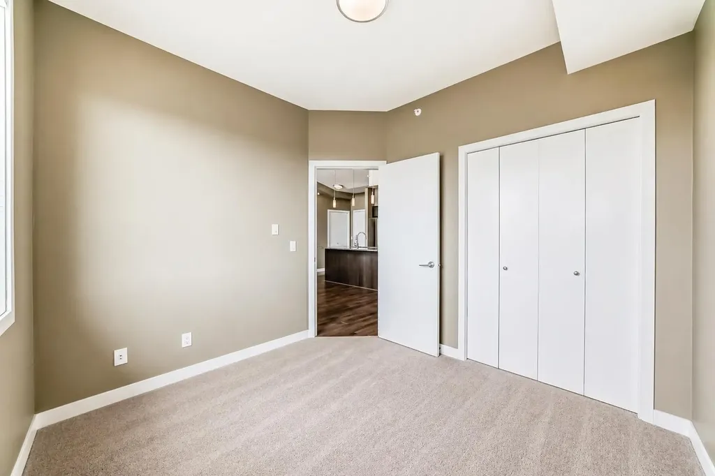 4303 1 Street NE Calgary AB T2E 7M3