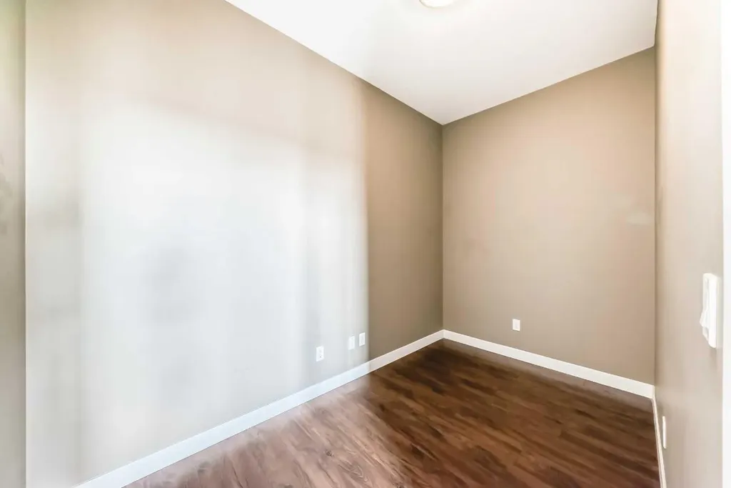 4303 1 Street NE Calgary AB T2E 7M3