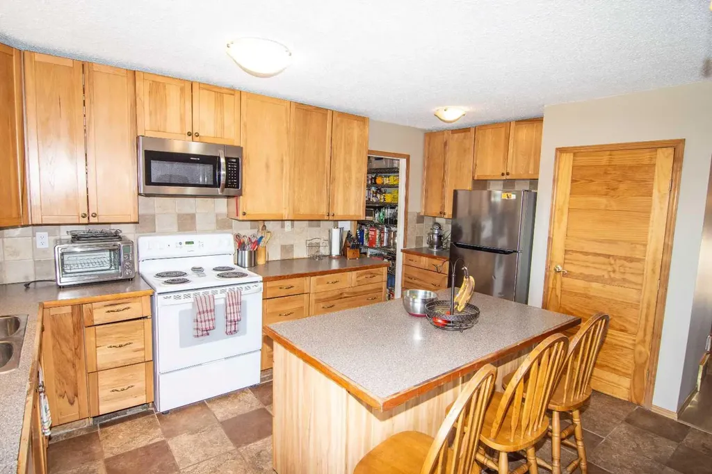 640 Mcculloch Crescent Irricana AB T0M1B0