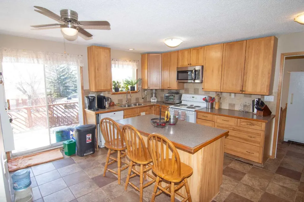 640 Mcculloch Crescent Irricana AB T0M1B0