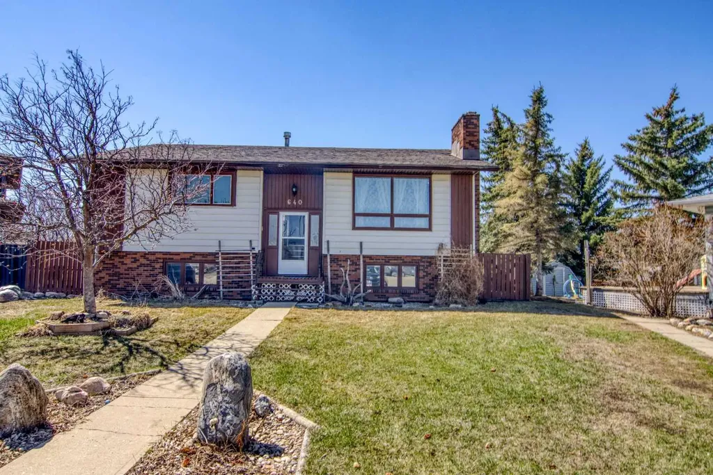 640 Mcculloch Crescent Irricana AB T0M1B0
