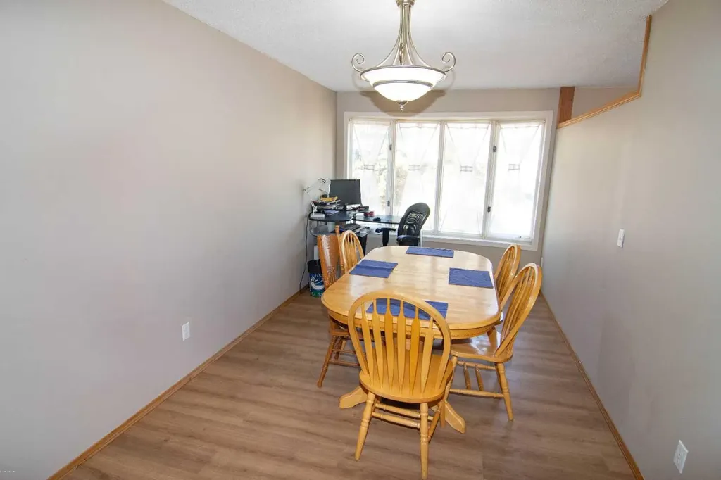 640 Mcculloch Crescent Irricana AB T0M1B0