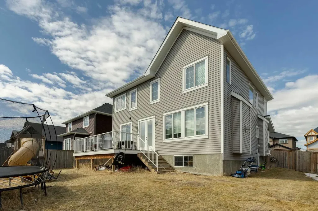 168 Rainbow Falls Heath Chestermere AB T1X 0N4