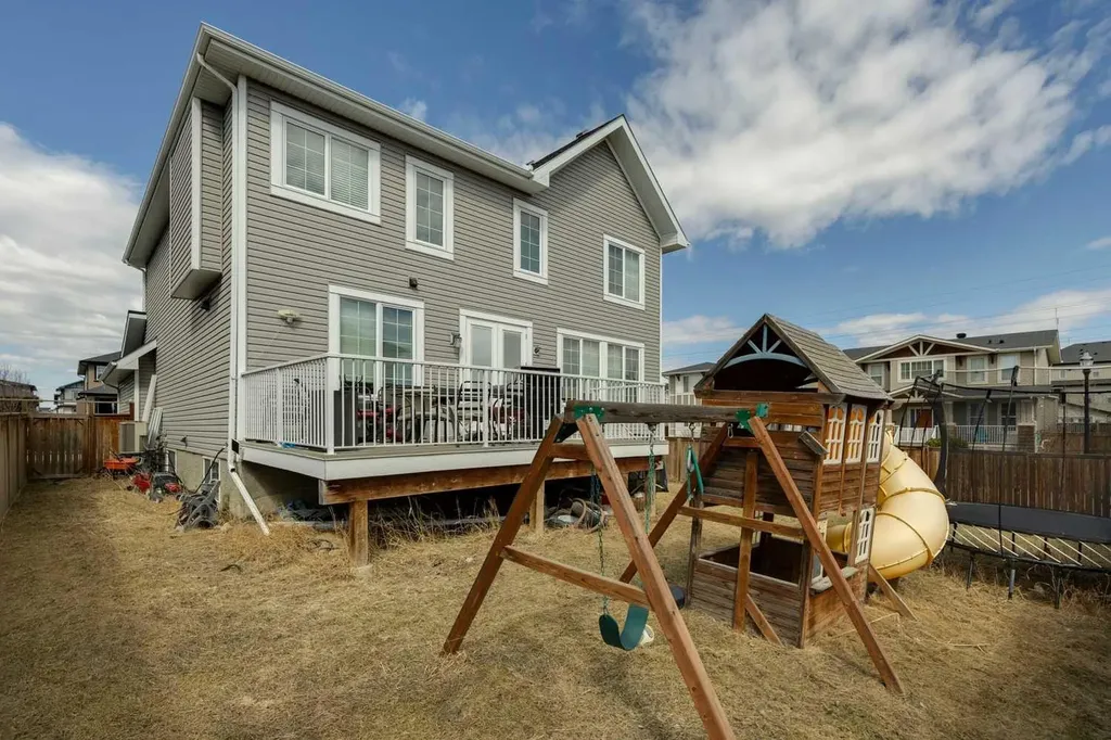 168 Rainbow Falls Heath Chestermere AB T1X 0N4