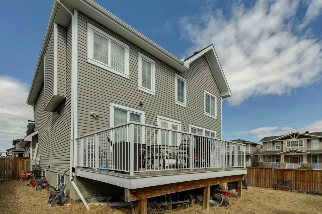 168 Rainbow Falls Heath Chestermere AB T1X 0N4