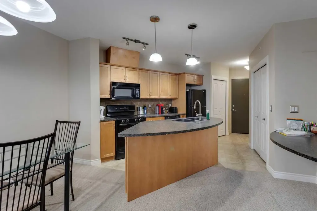 3101 34 Avenue NW Calgary AB T2L 0Y2