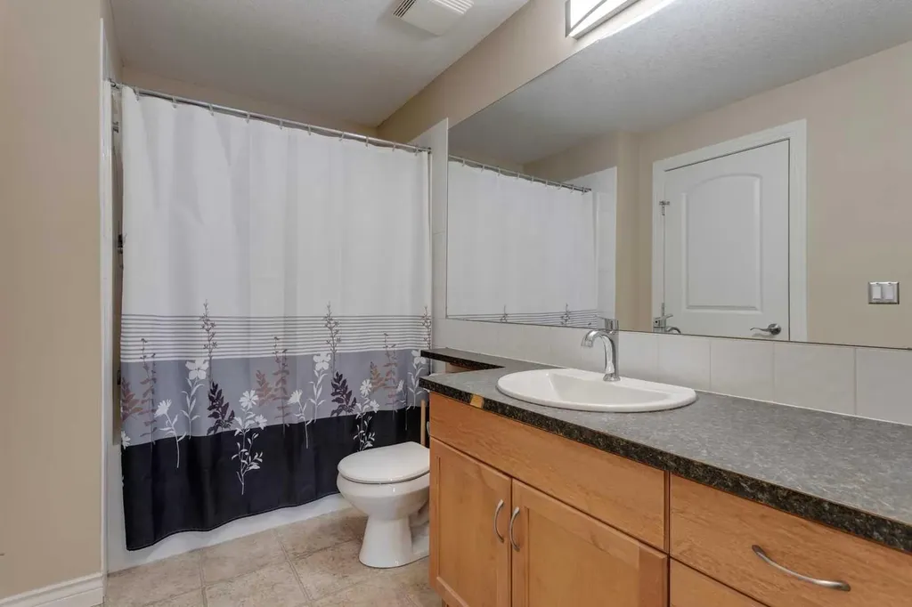 3101 34 Avenue NW Calgary AB T2L 0Y2