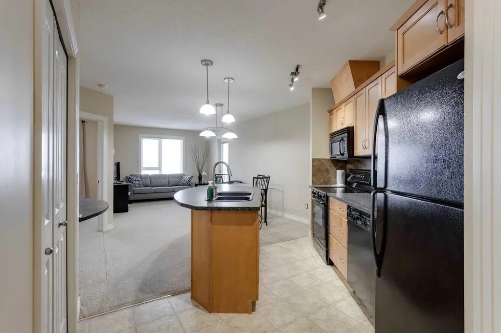 3101 34 Avenue NW Calgary AB T2L 0Y2
