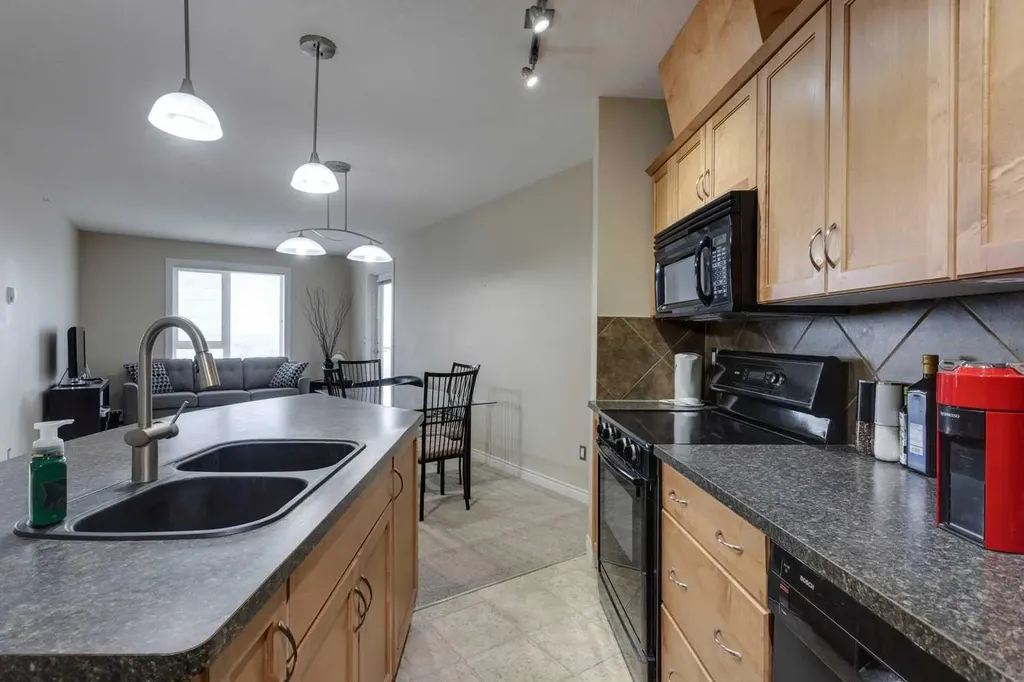 3101 34 Avenue NW Calgary AB T2L 0Y2