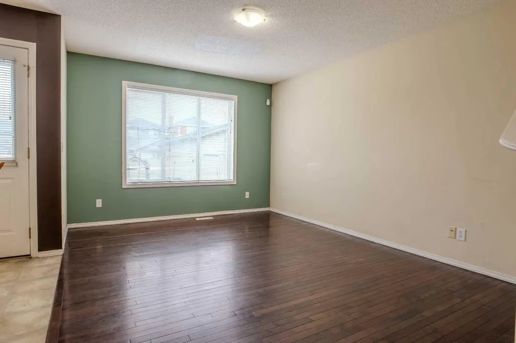 161 Saddlecrest Close NE Calgary AB T3J 5B6