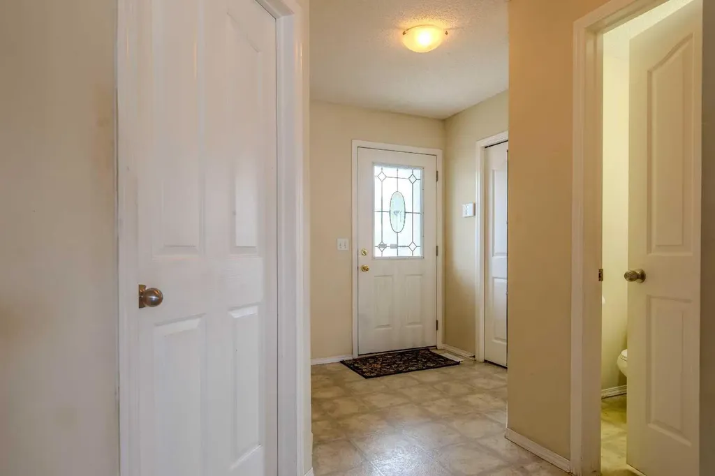 161 Saddlecrest Close NE Calgary AB T3J 5B6
